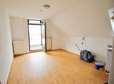 Wohn- und Schlafzimmer
