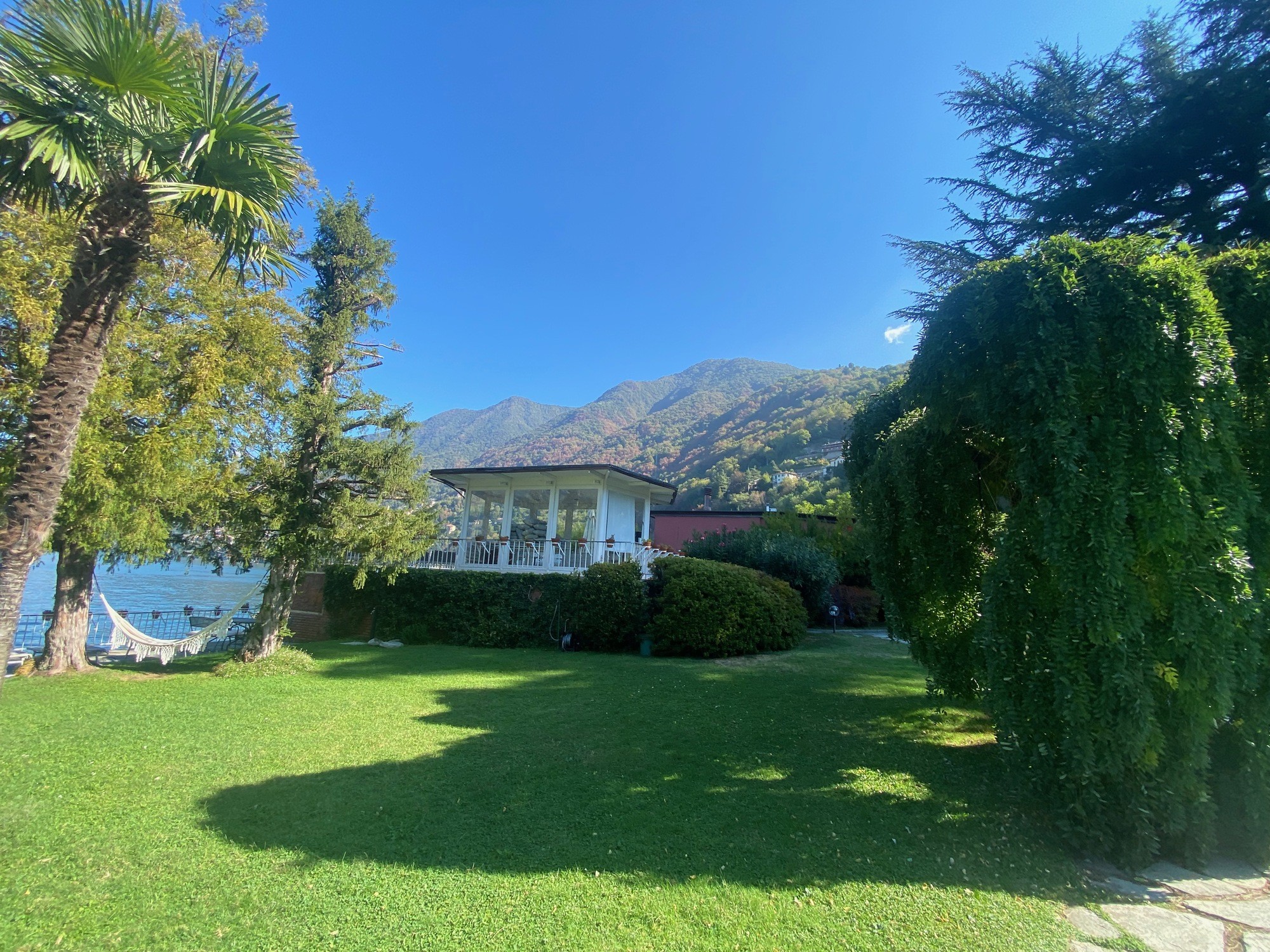 Villa  Liberty fronte lago a Faggeto Lario