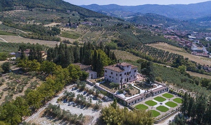 Elegante Resort con Tenuta Agricola A Pochi Chilometri Da Firenze