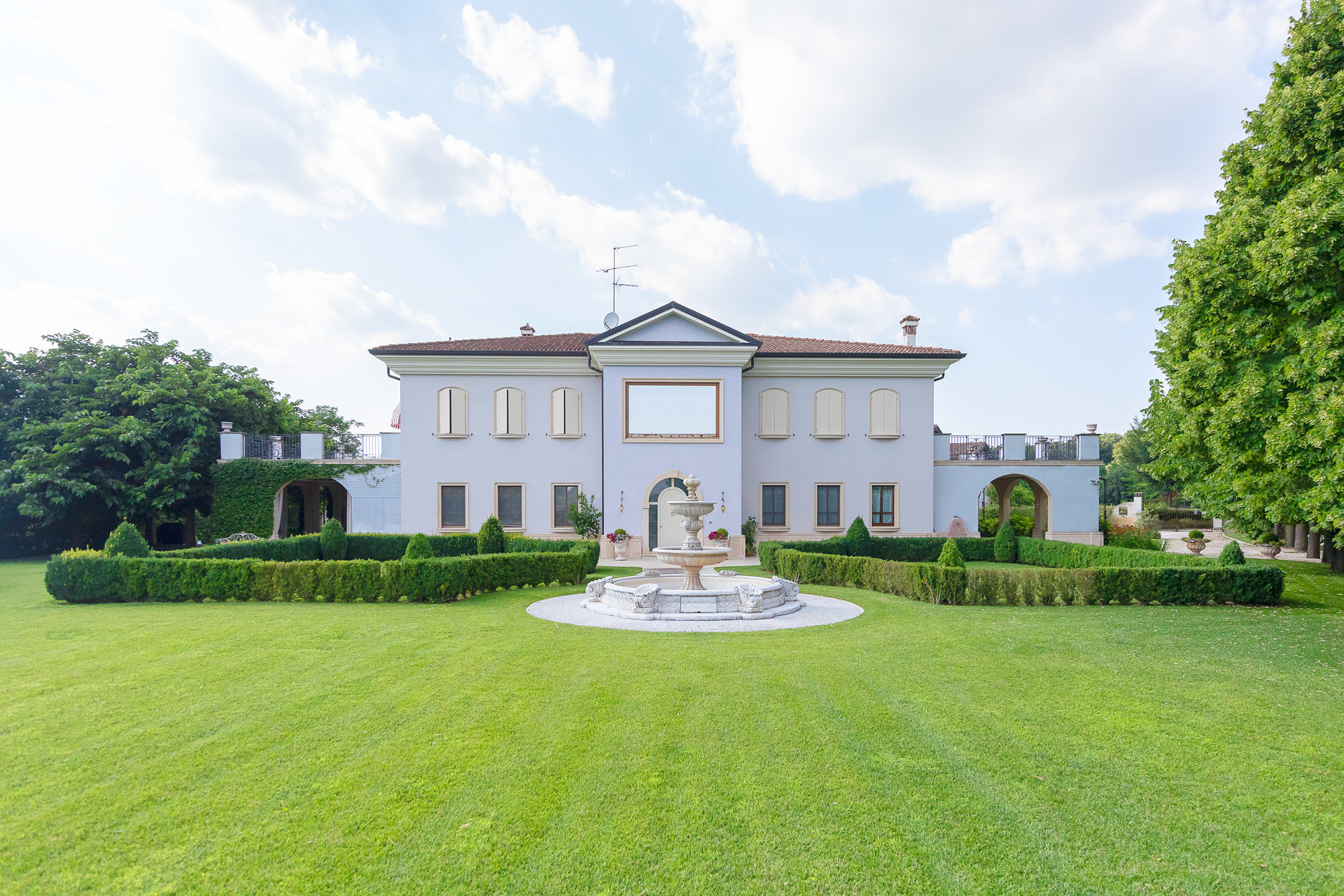 Luxury villa among hills and vineyards