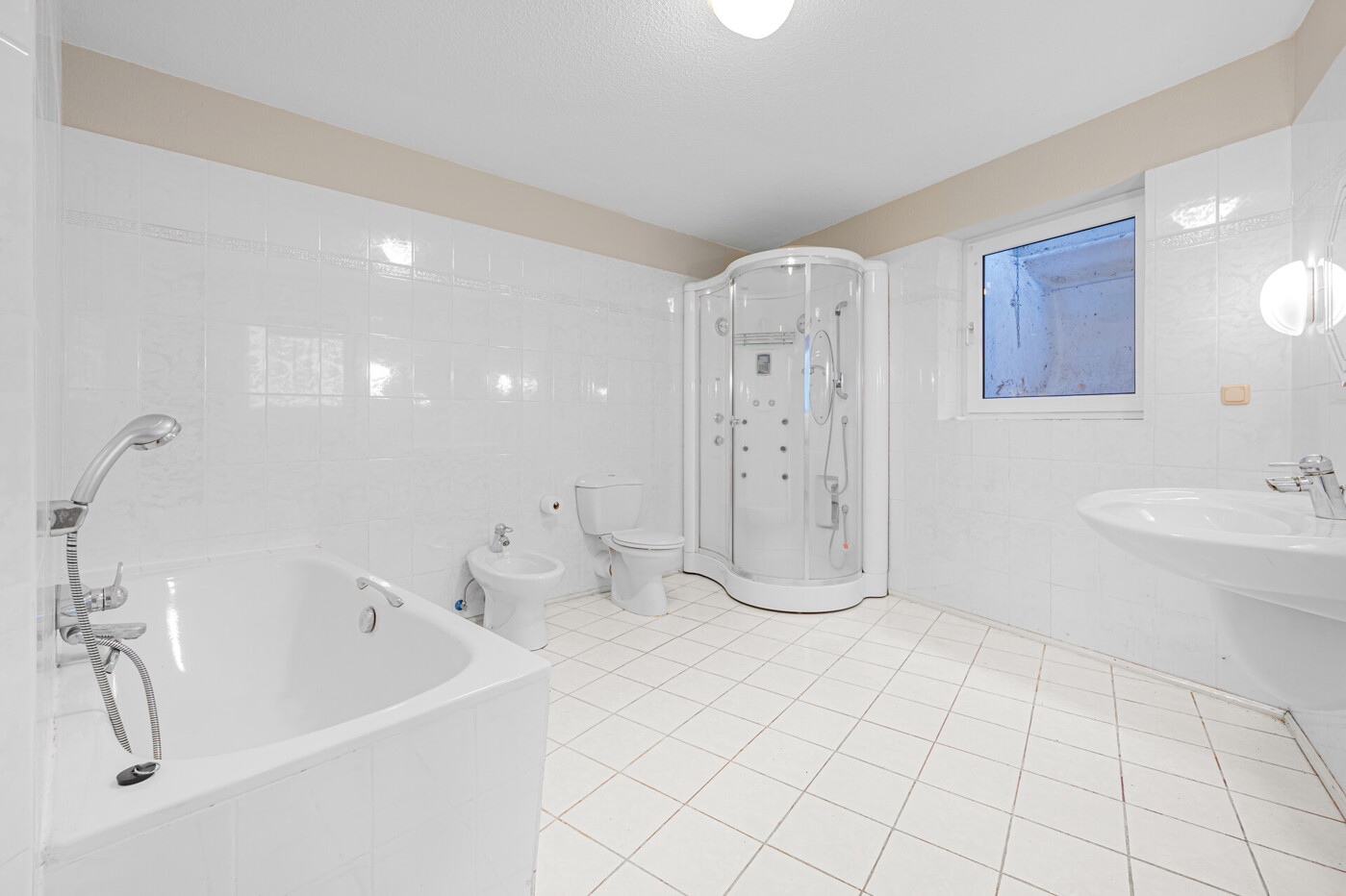 Badezimmer Untergeschoss