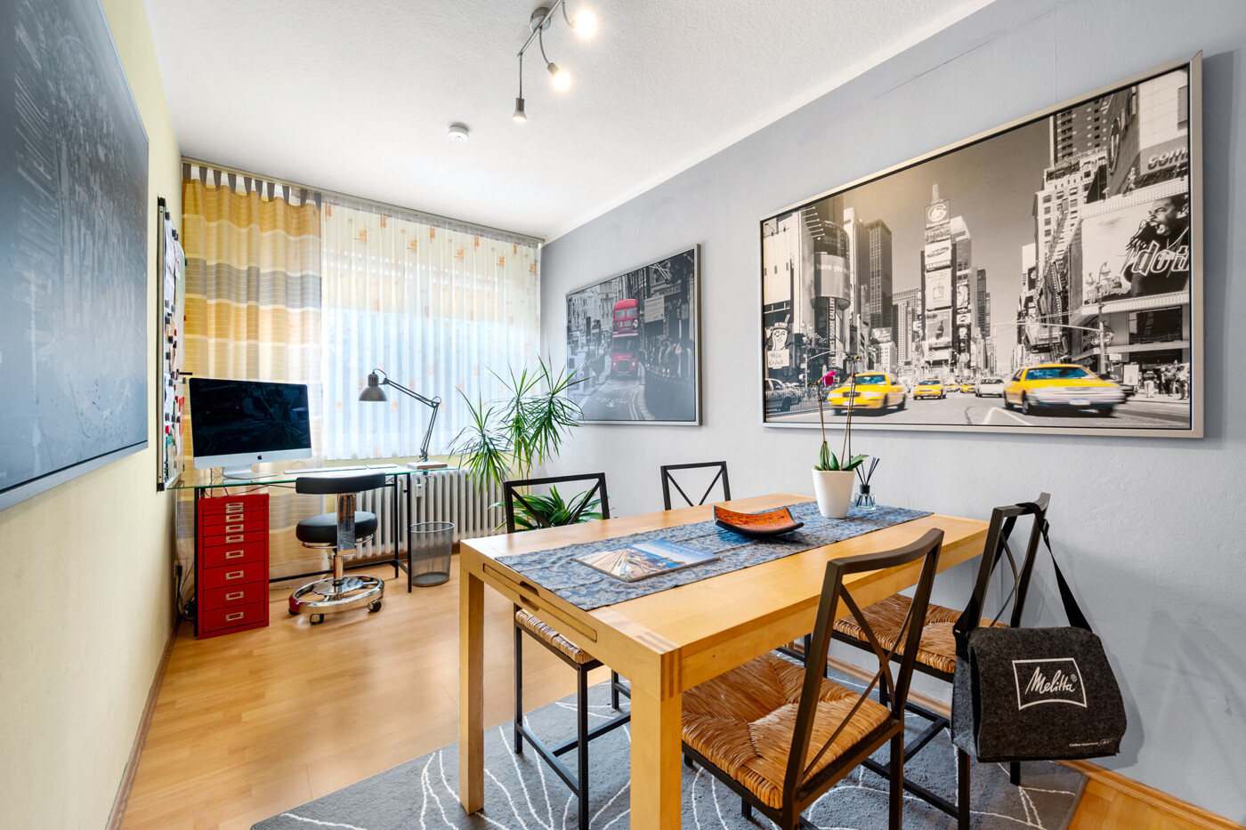 Kinder-/Arbeitszimmer