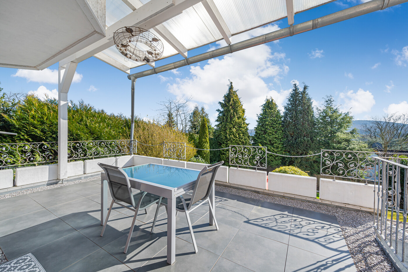 Überdachte Terrasse
