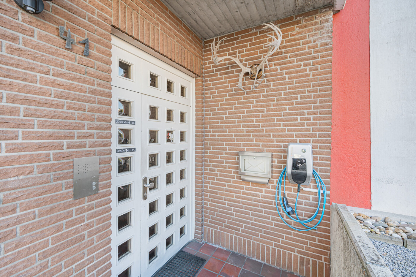 Hauseingang, Wallbox