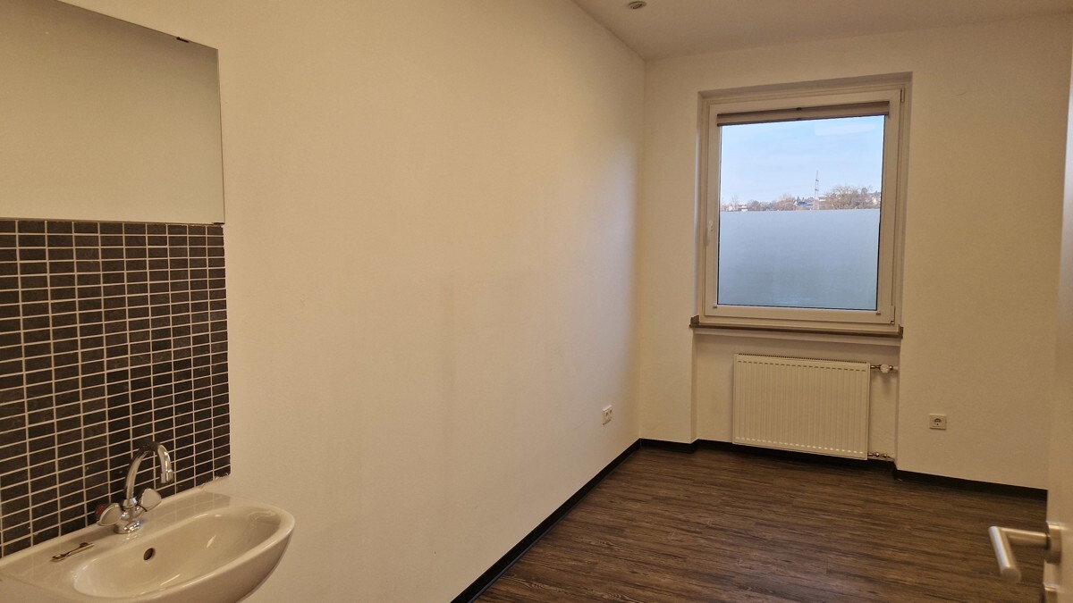 Büro EG