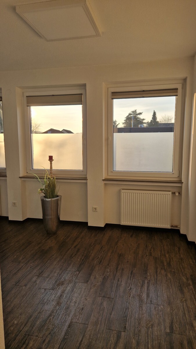 Büro EG