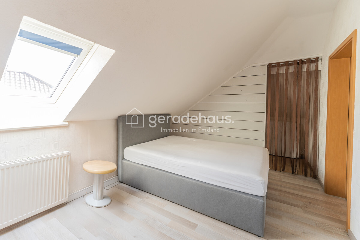 Schlafzimmer DG