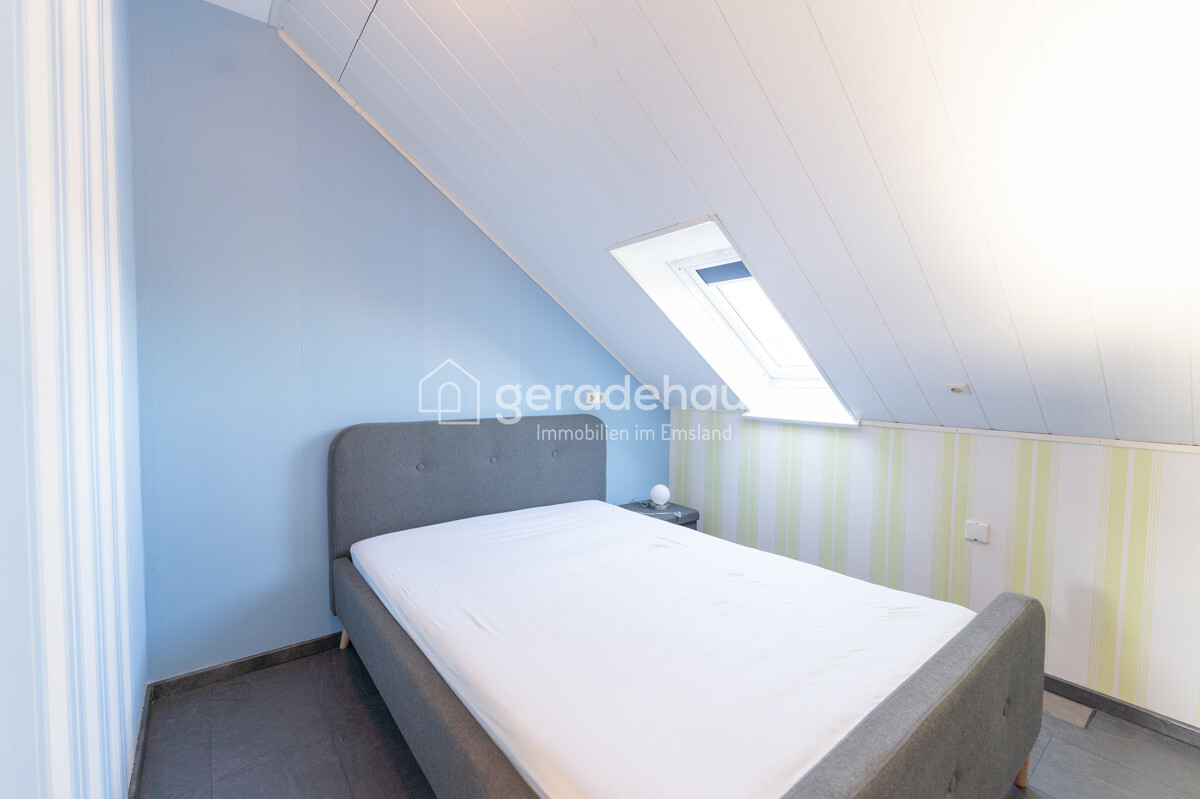 Schlafzimmer DG