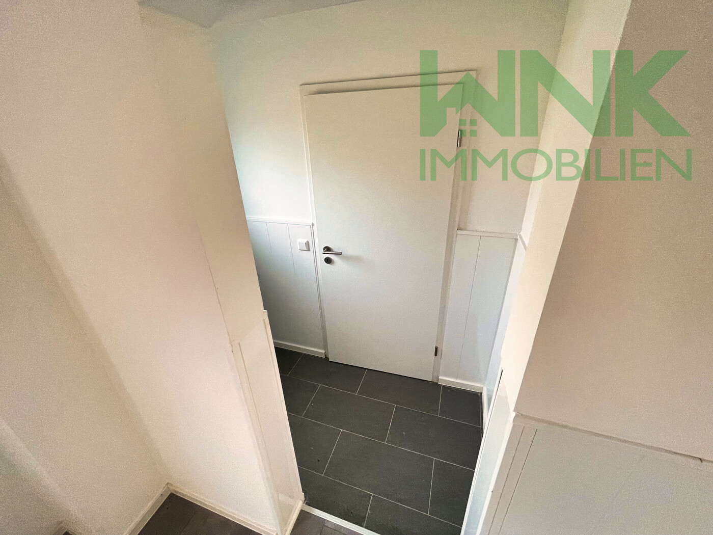 Durchgang Garten und Bad