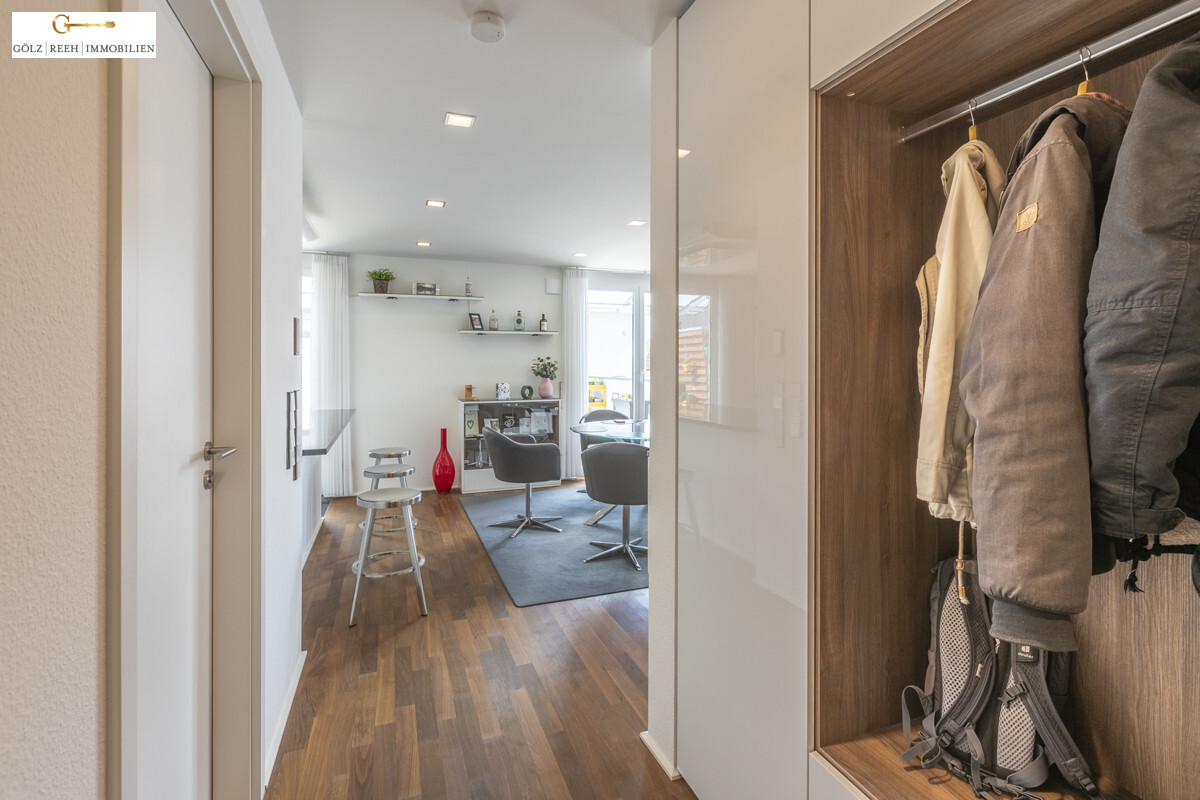 e188980f 312e 4005 bf6e e40b822fe4a9 Diele / Garderobe