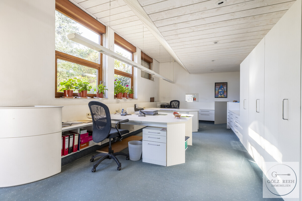8ebb6e52 e013 43e7 91f6 fcf9135a8646 Galerie / Büro