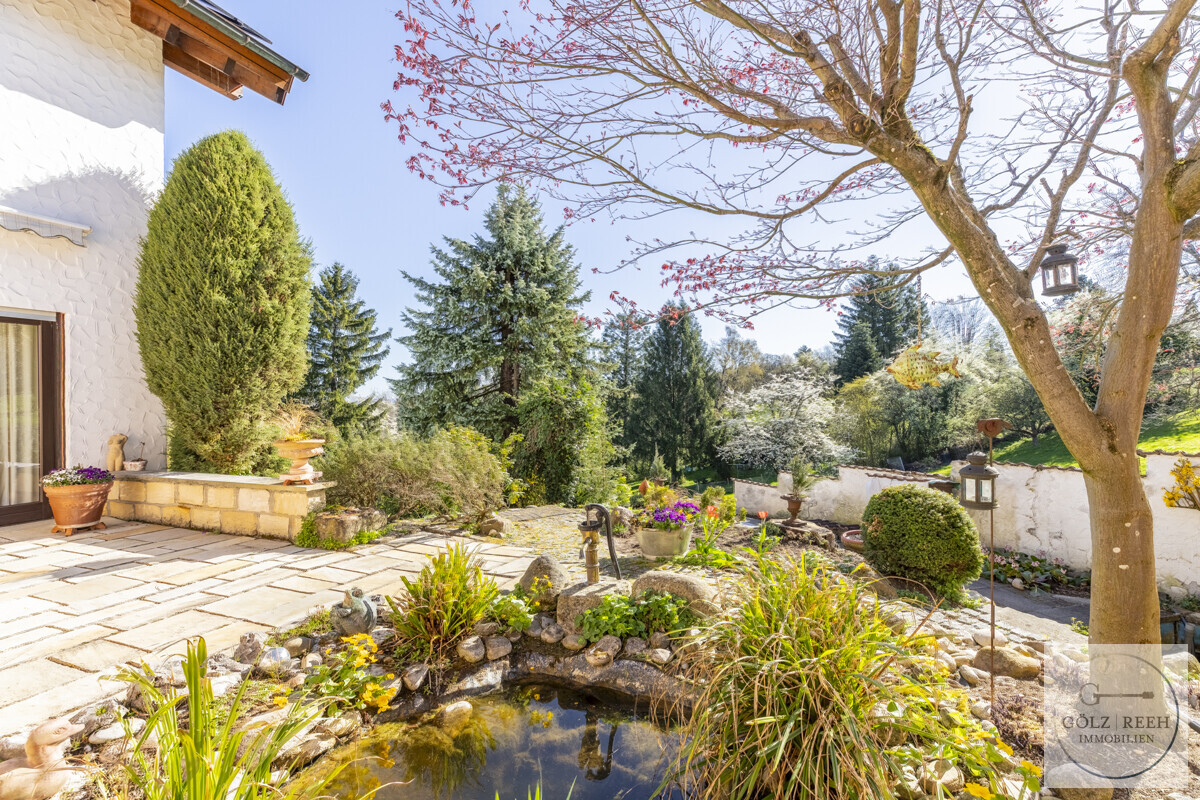 d8a93e7e c1b4 48af 9cc4 17a659bfa6da Terrasse / Teich