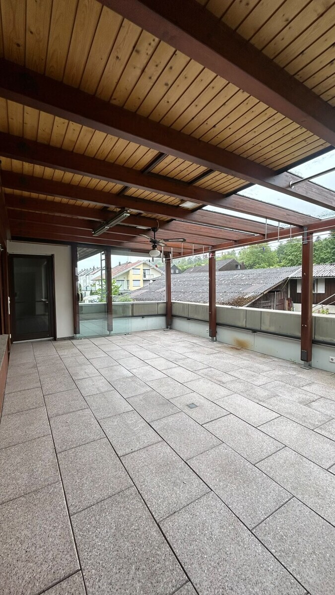 2737ec83 4b21 4bf7 b92a 921d536b460f 230 überdachte Terrasse
