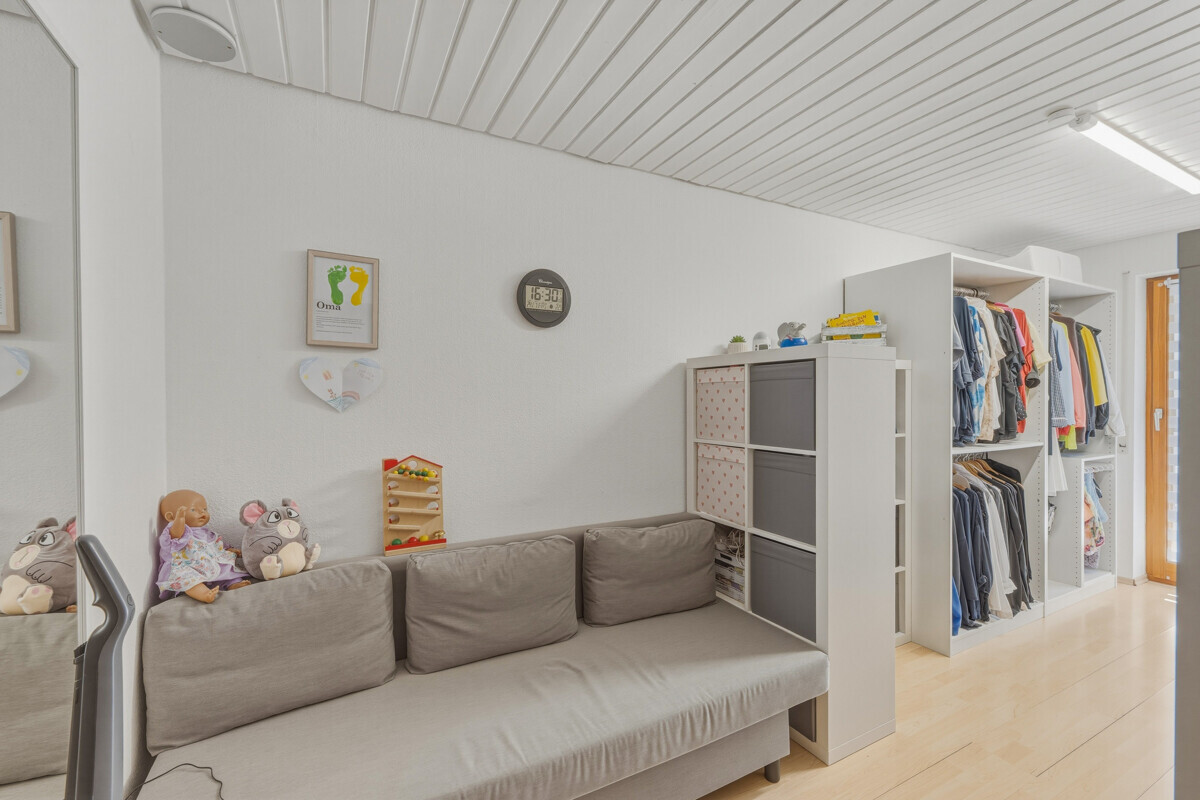 2117c55e 7afe 4794 a260 af7c9789ce4a EG Zimmer 2