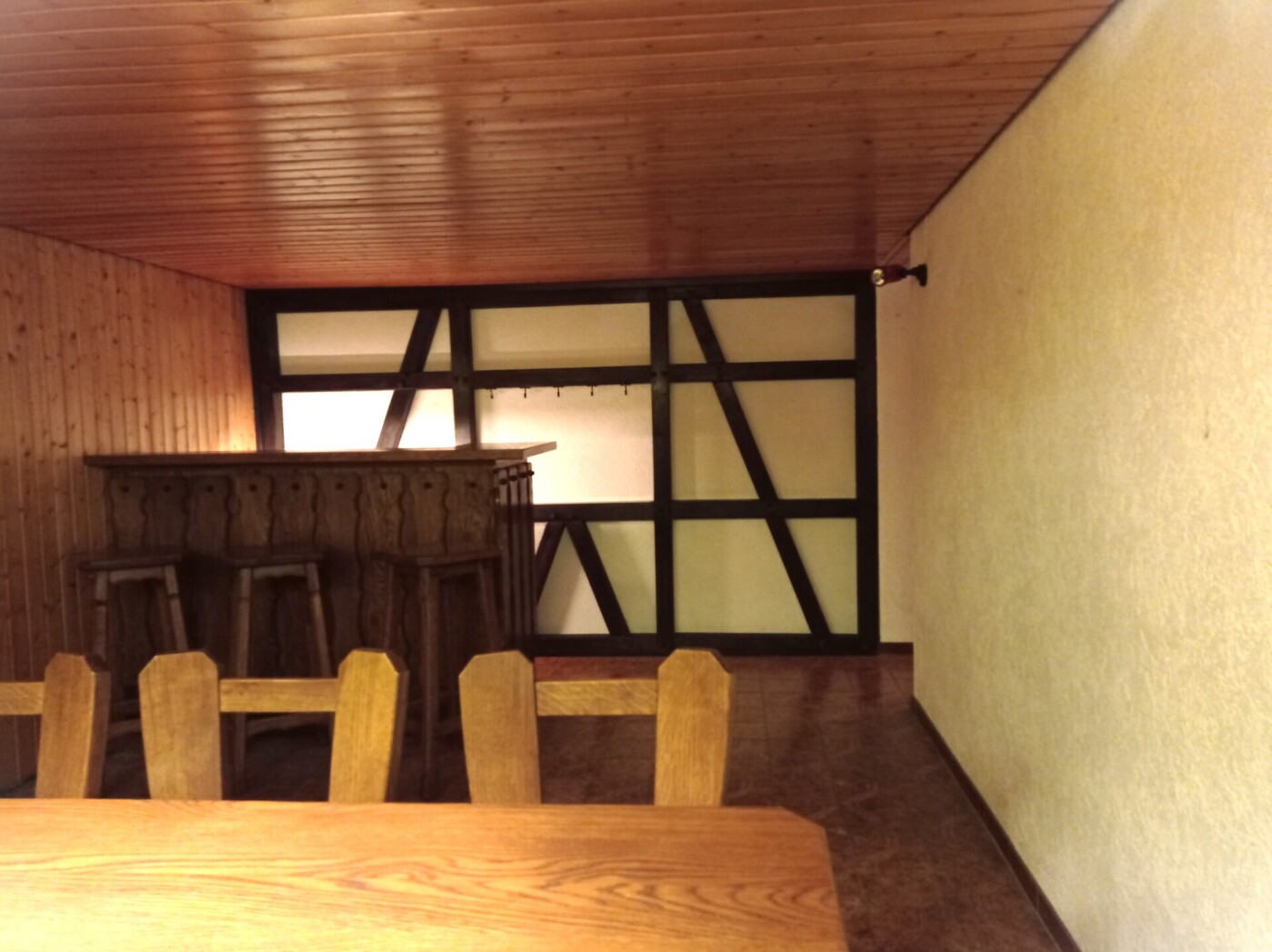 Gemütliche Bar im Hobbyraum