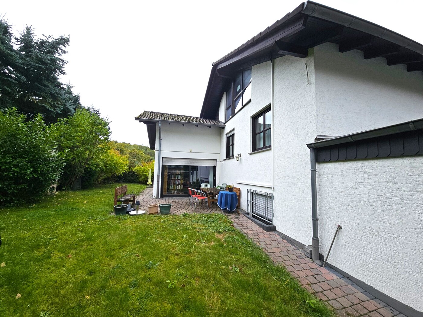 Gartenansicht von rechts