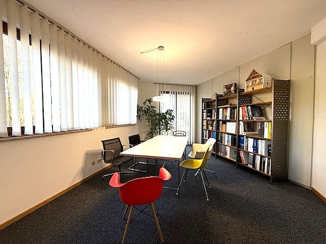 2. helles Büro