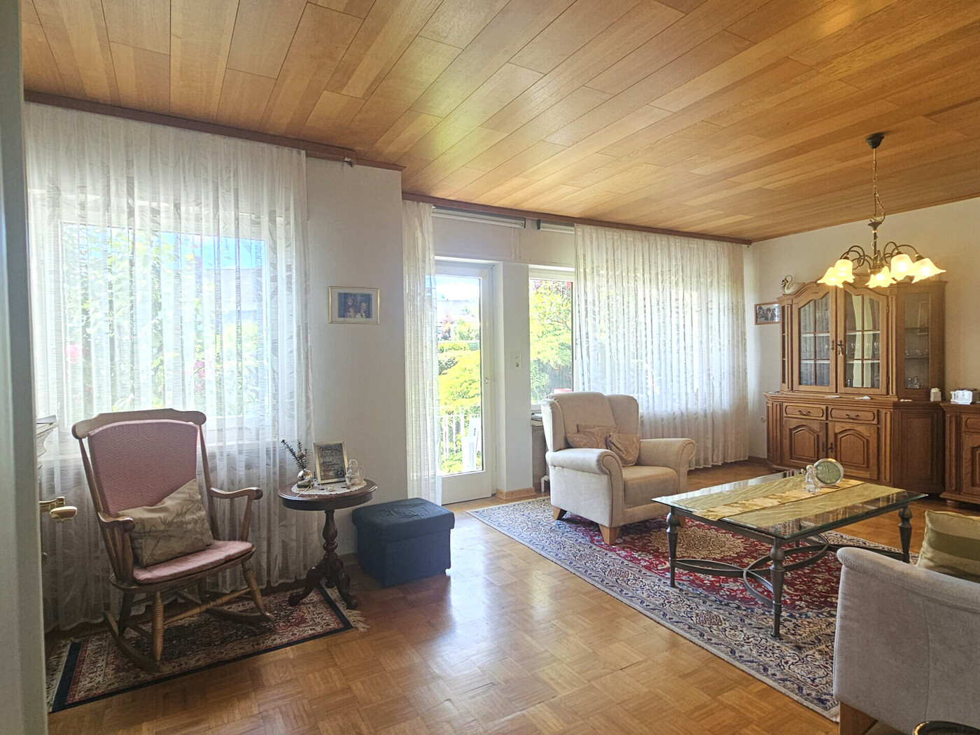 Wohn- Esszimmer mit Balkon
