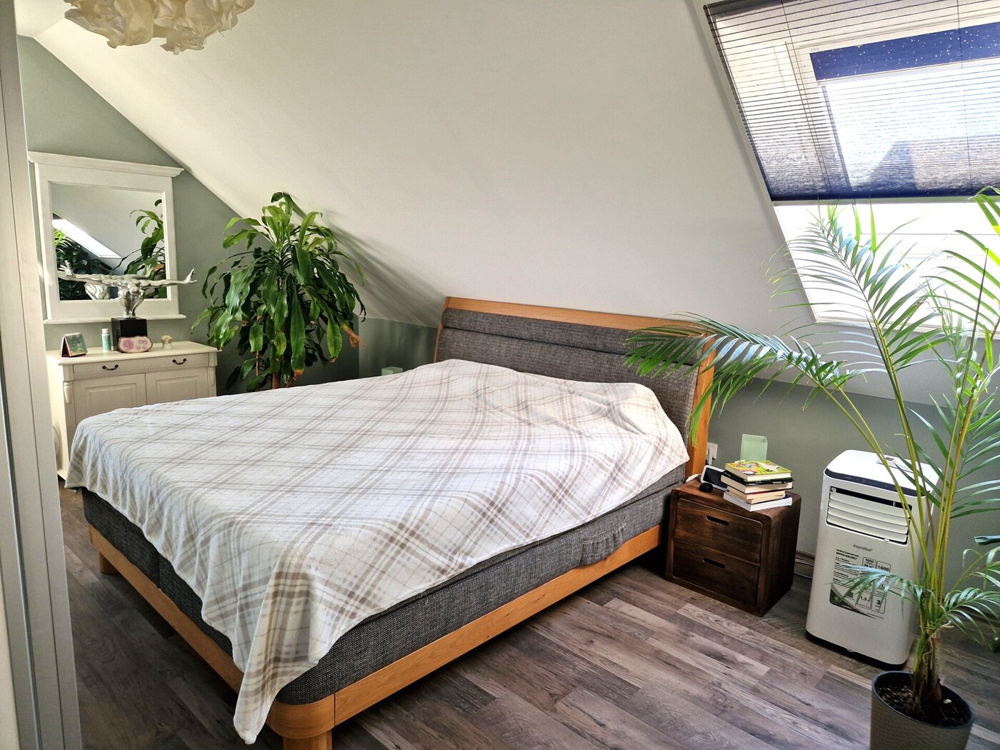 Schlafzimmer DG