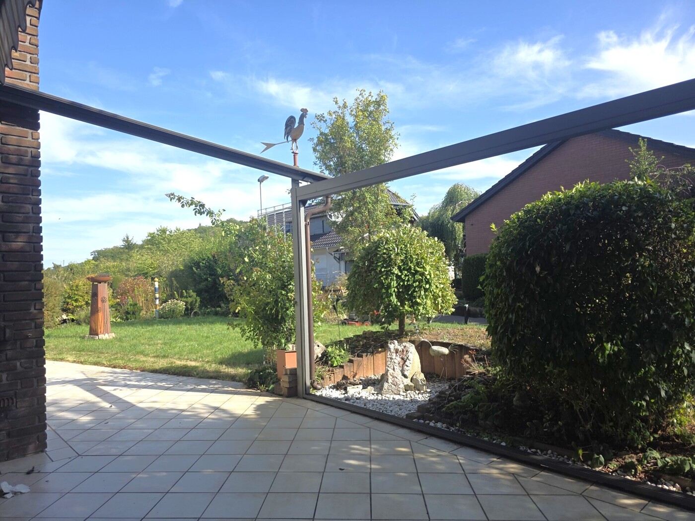 Mit herrlichem Blick in den Garten
