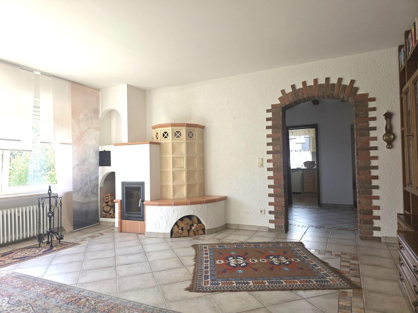 Wohnzimmer mit Kachelofen