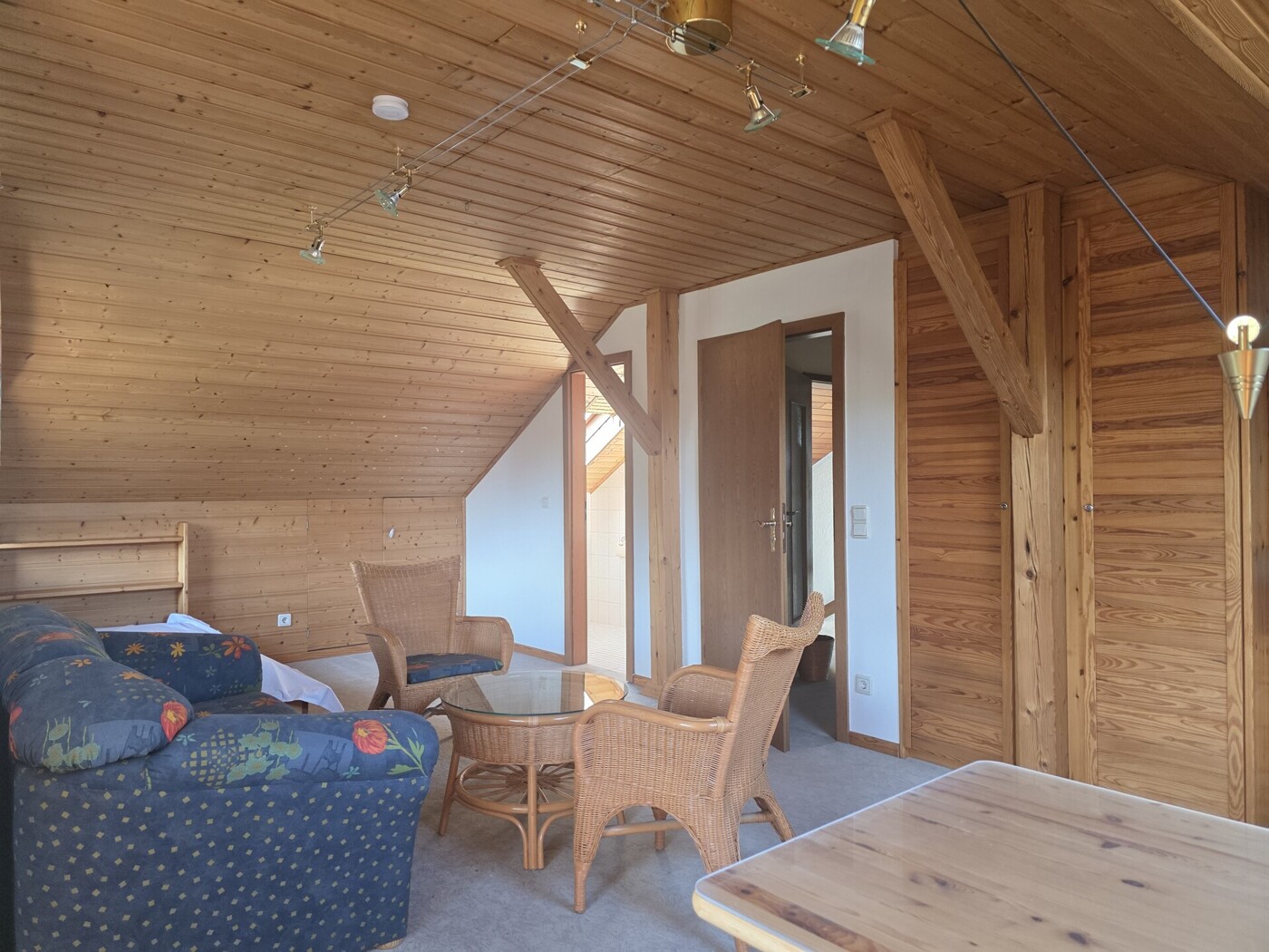 Gemütliches Schlafzimmer DG