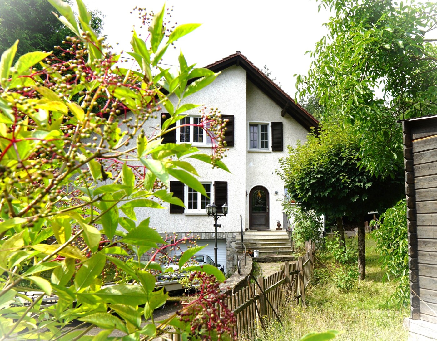 Straßenansicht Wohnhaus