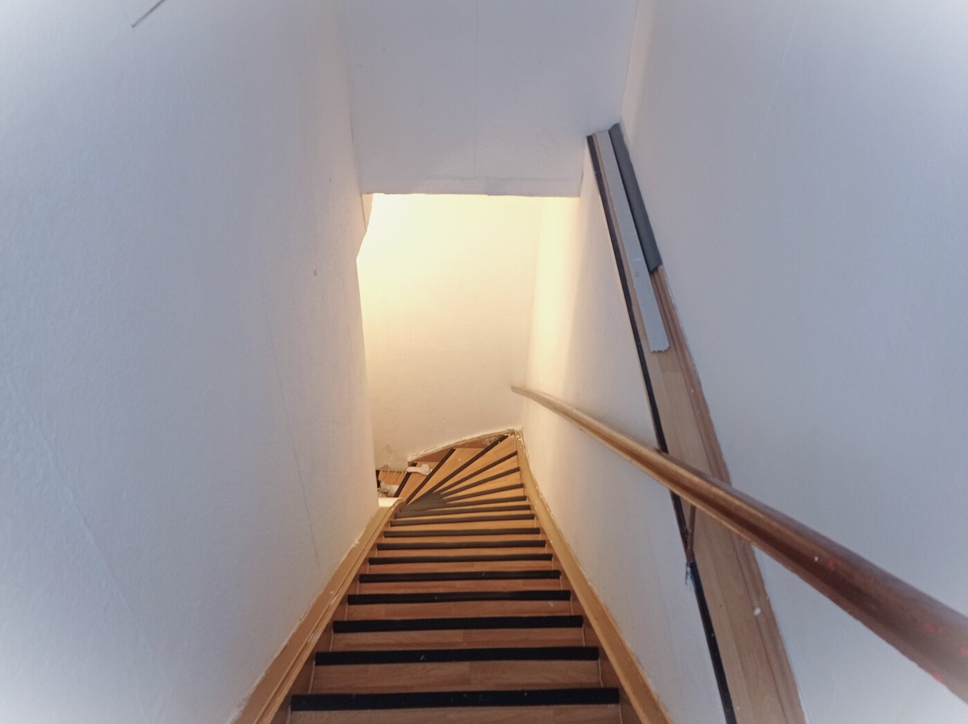 Treppenaufgang 2.OG (Haus 2)