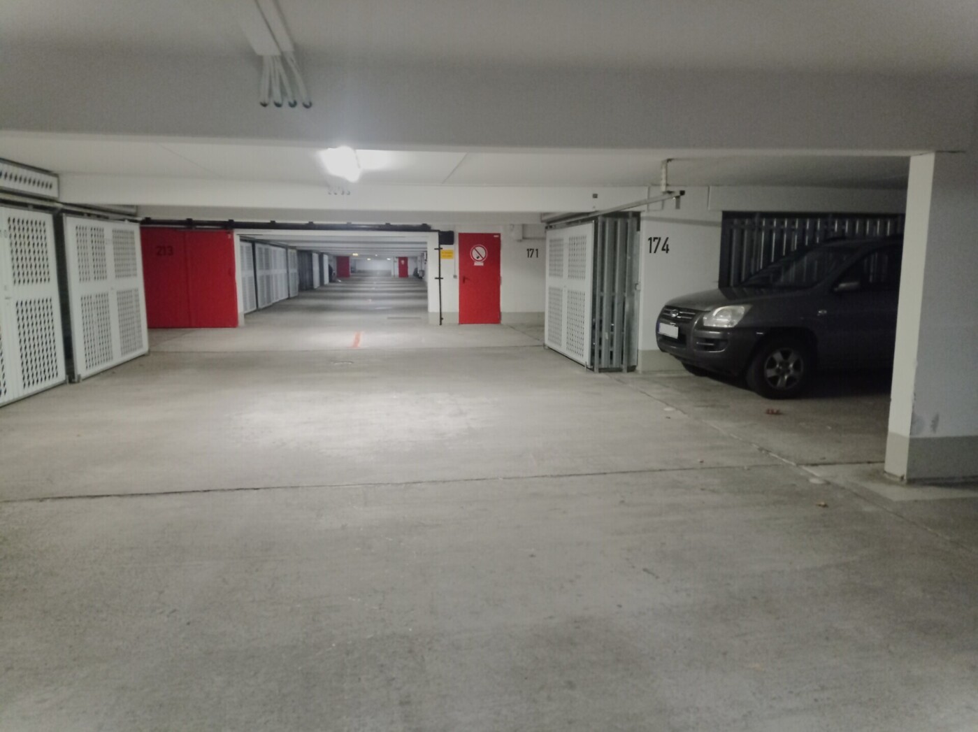 Tiefgaragenstellplatz