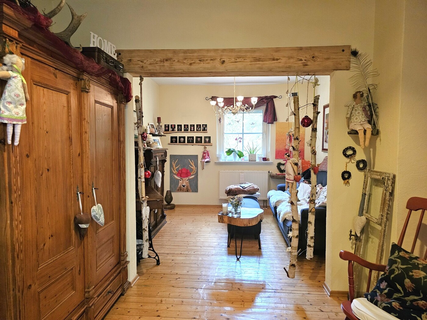 mit Holzdielen