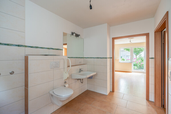 Badezimmer EG