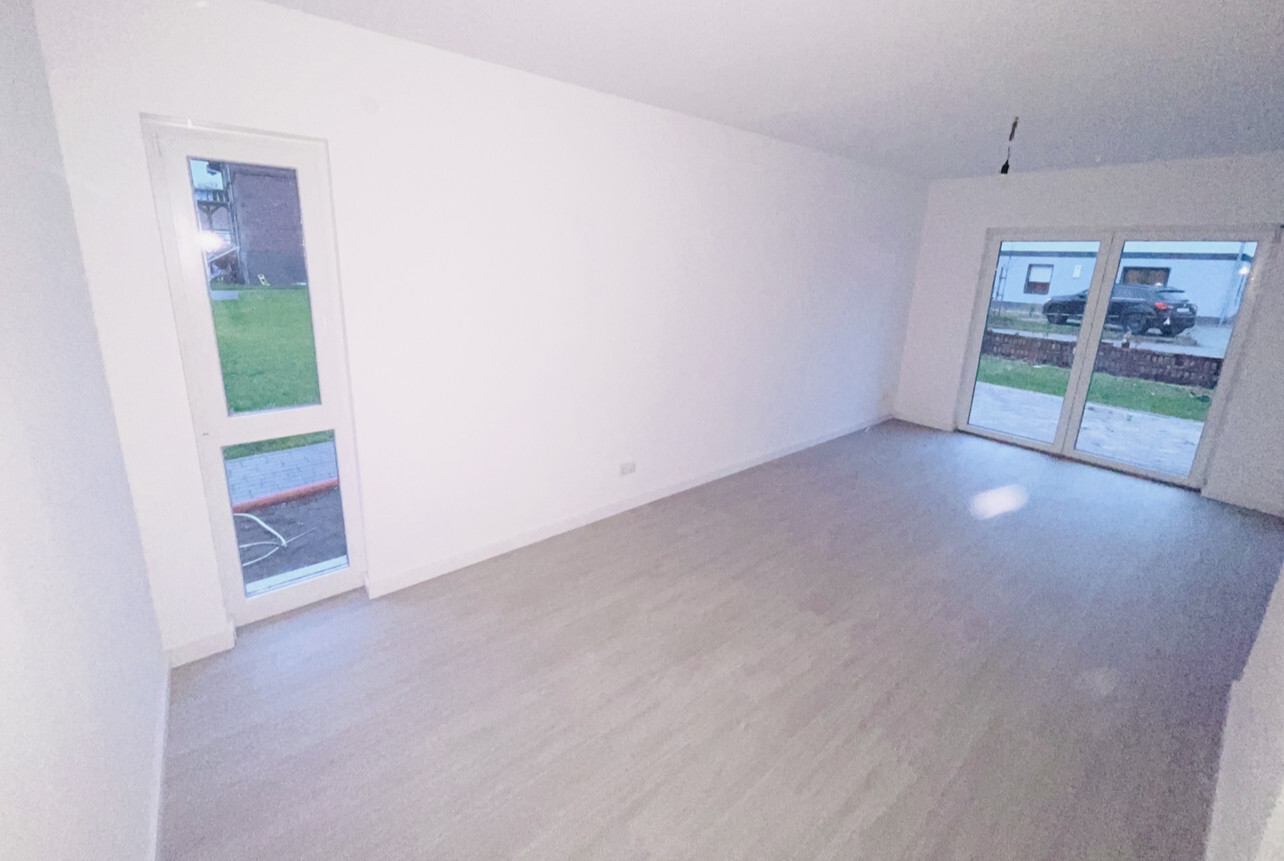 2. MFH - EG - WE - Zimmer in Blick Richtung Terrasse