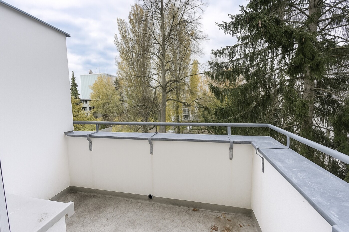Balkon in Richtung Grünanlage