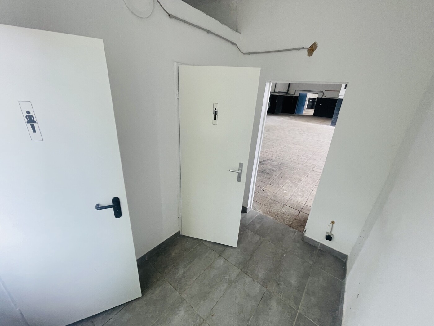 WC ( Damen & Herren)