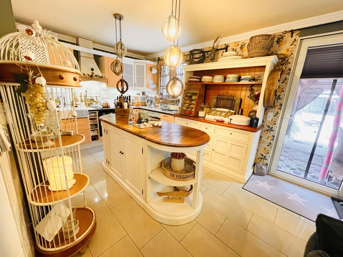 EFH - EG - offene Küchenbereich in Blick Richtung Terrasse