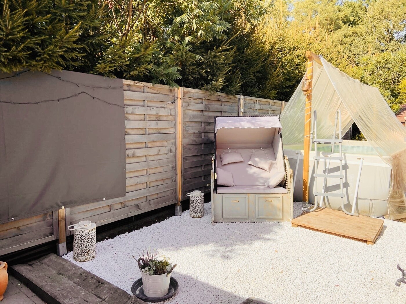 Blick in Richtung - Terrasse (Pool)