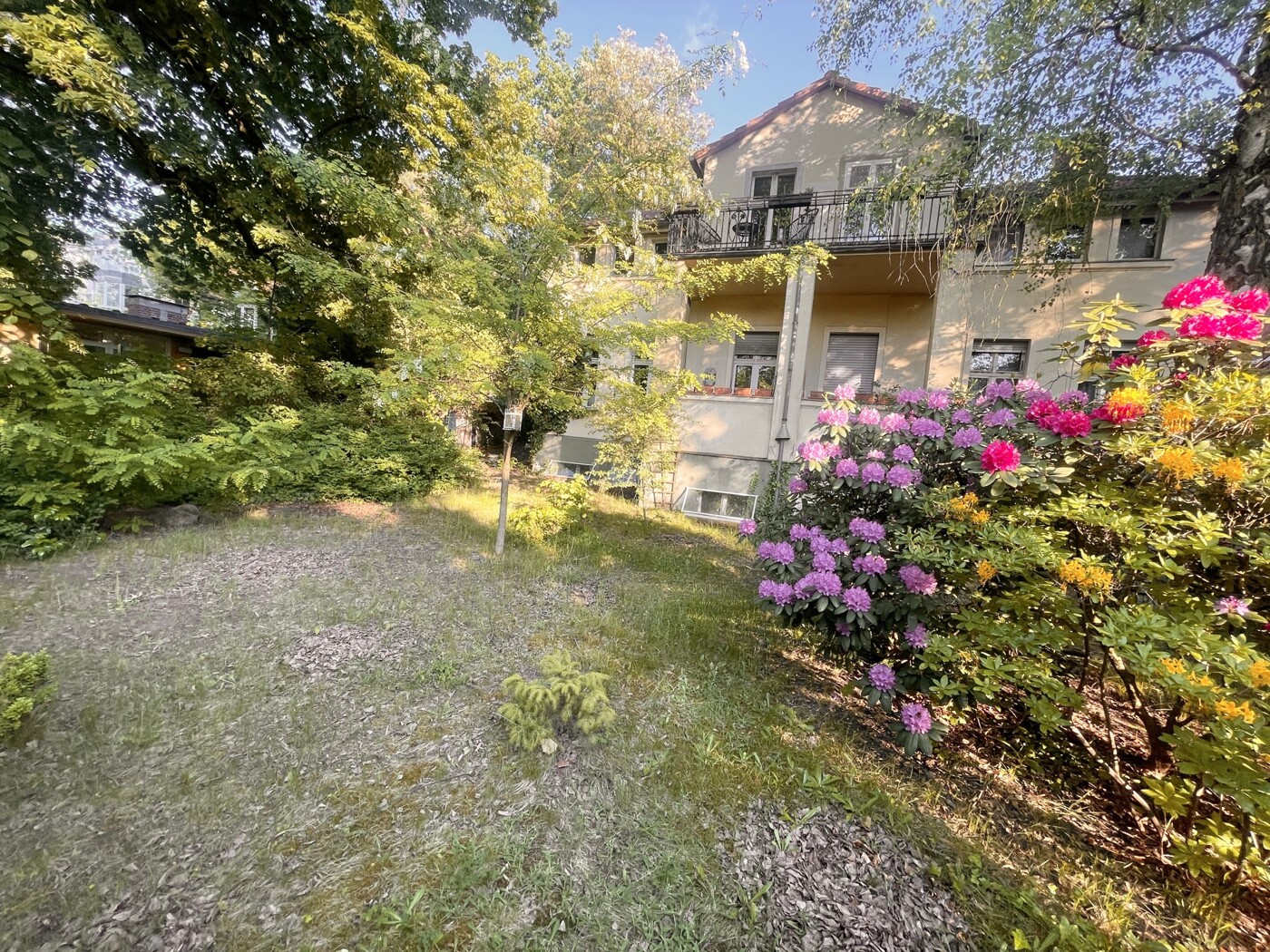 Blick in Richtung Vorgarten - Stadtvilla