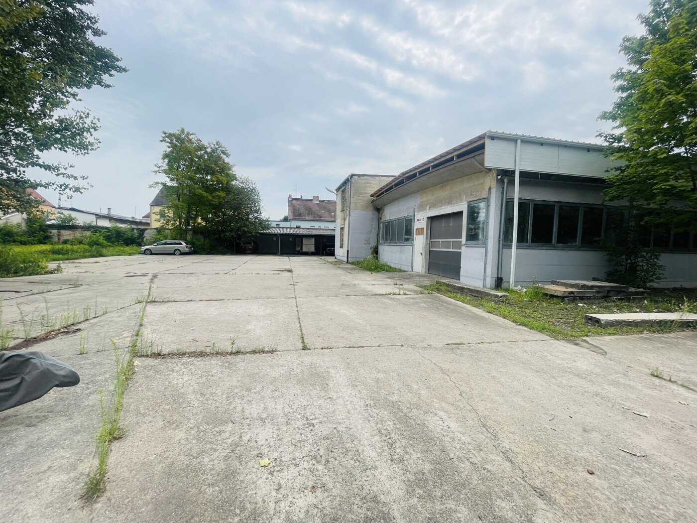 Blick in Richtung Halle 4 & Stellplätze