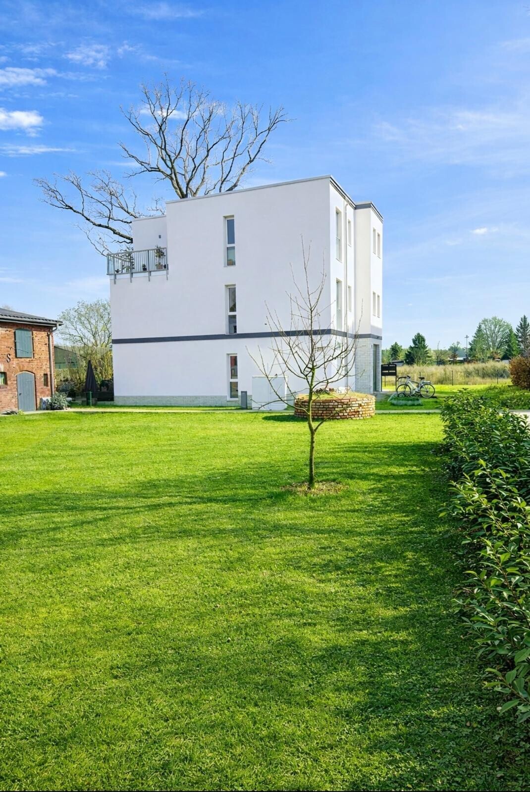 Neubau-Seitenansicht