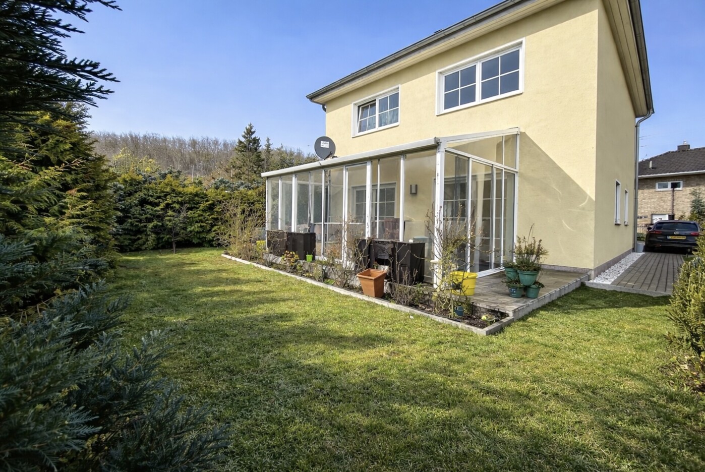 Blick in Richtung Rückseite der Stadtvilla