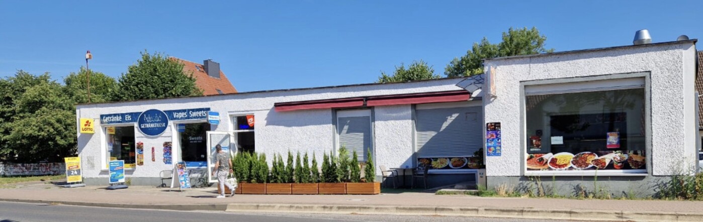 Frontansicht - Blick in Richtung Gebäude 