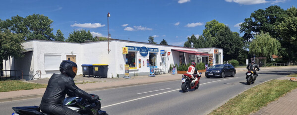 Blick in Richtung Geschäftshaus