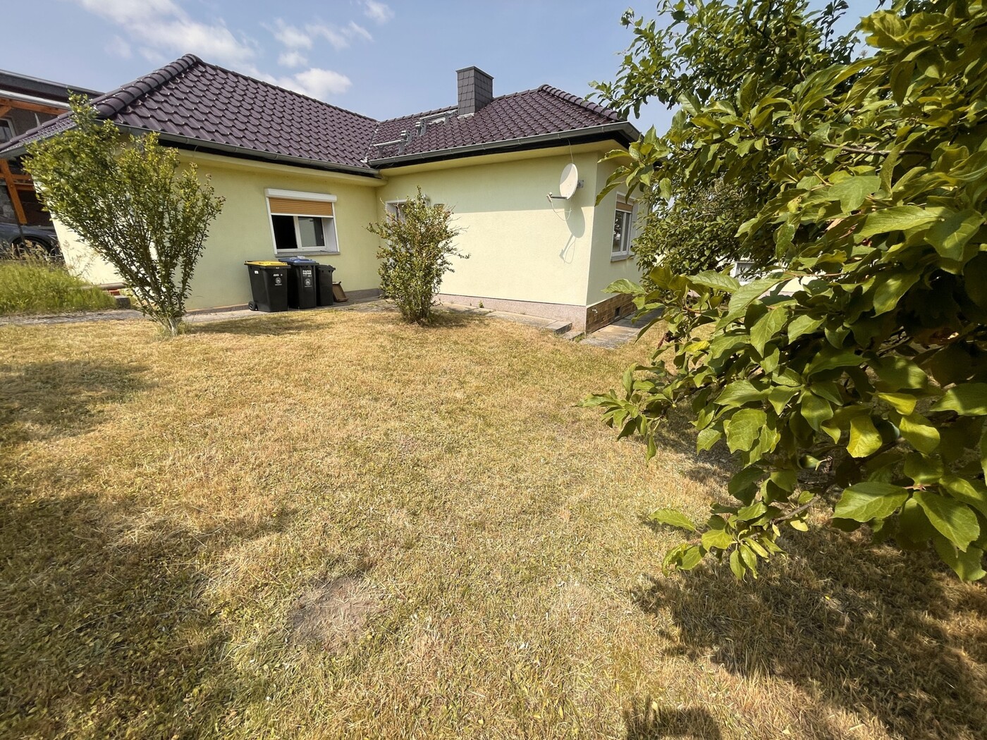 Blick in Richtung Ein/Ausgang zur Immobilie