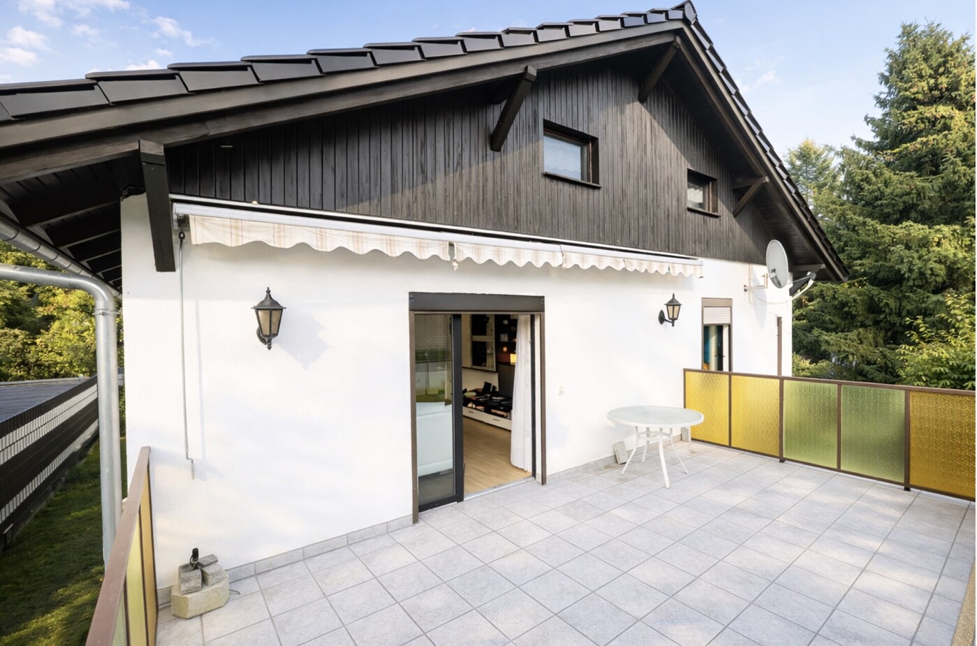 Blick in Richtung Wohnzimmer & Terrasse
