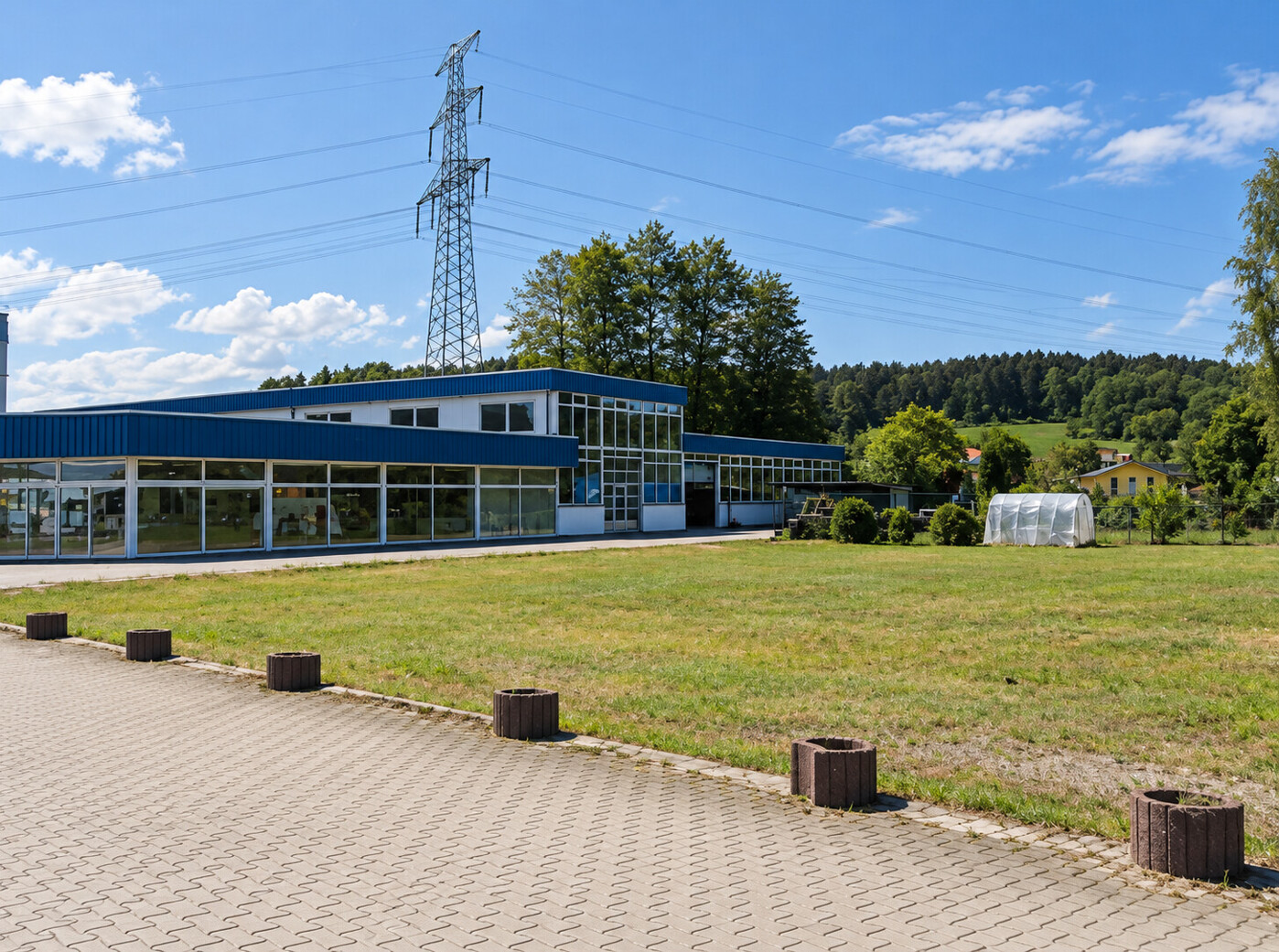Autohaus Frontansicht 