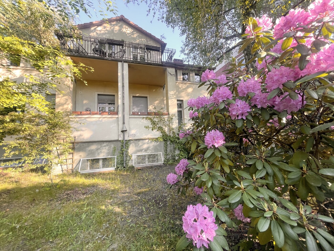 Frontansicht - Stadtvilla (MFH)