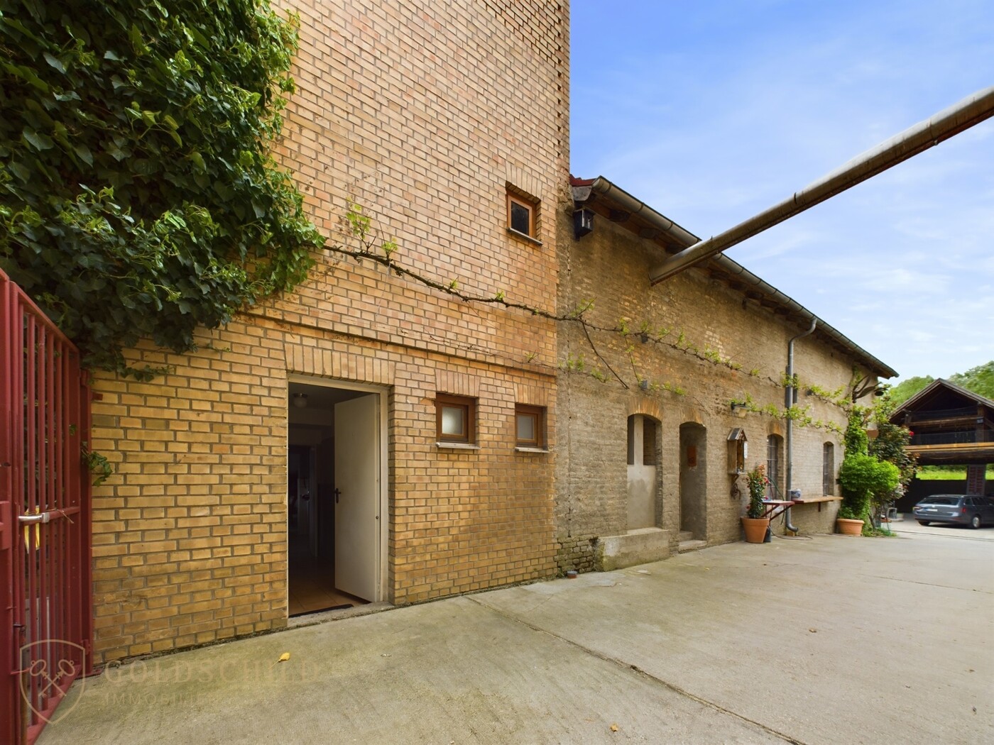 Ziegelei Hofeinfahrt