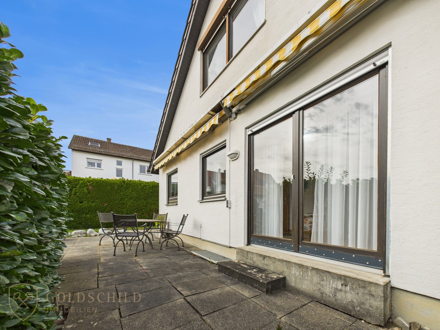 Geschützte Terrasse am Haus