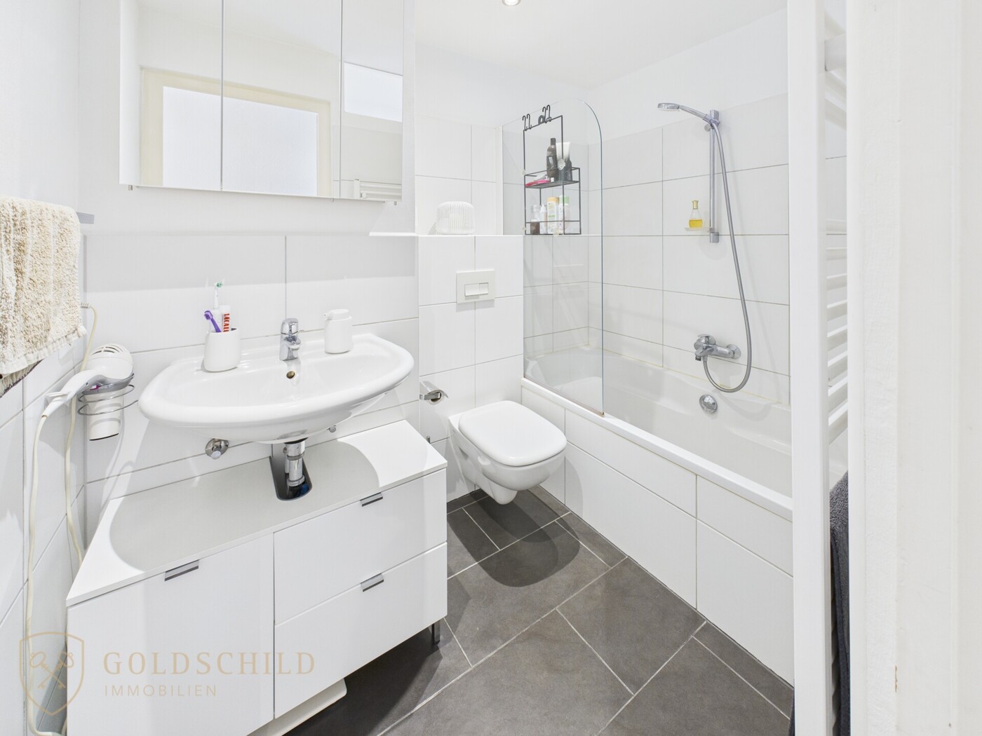 Modernes Badezimmer