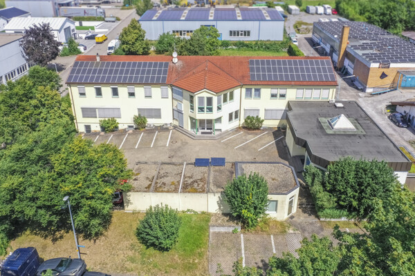 Ansicht Haupt- und Nebengebäude